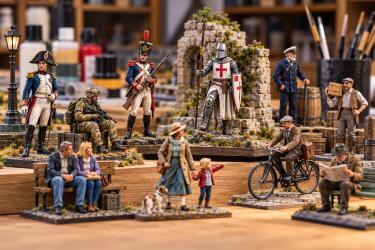 Figuren & Miniaturen