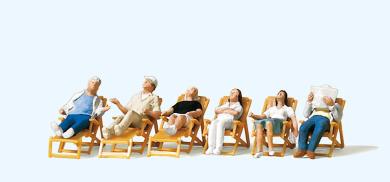 Ruhende auf Terrasse oder Bal 