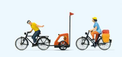 Familie beim Radausflug 