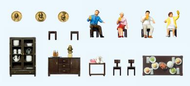 Beim Mittagessen. Speisezimme 