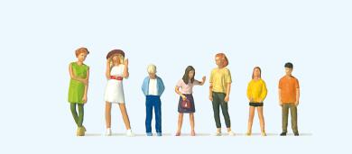 Stehende Jugendliche 