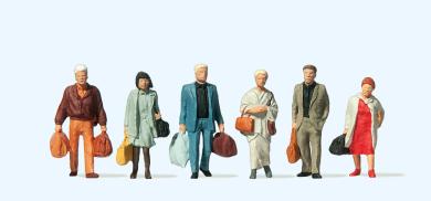 Gehende Bahnreisende 