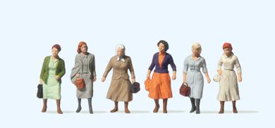 Pendlerinnen auf dem Weg zur 