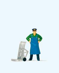 Dienstmann stehend, Gepäckkar 