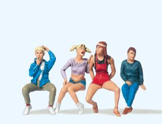 Sitzende Jugendliche 