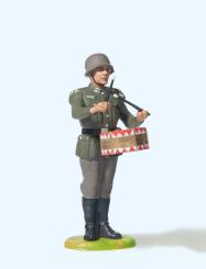 Musiker stehend, mit kleiner 