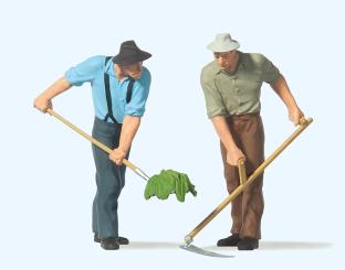 Bauern mit Sense, Gabel 