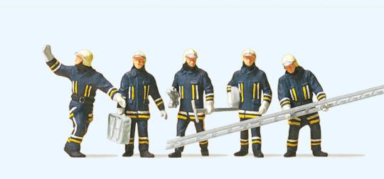 Feuerwehrmänner in moderner E 