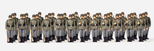 Infanterie angetreten. DR 193 