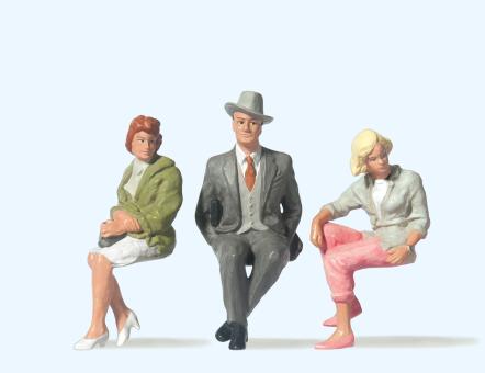 Sitzende Personen 