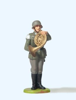 Musiker stehend, mit Waldhorn 