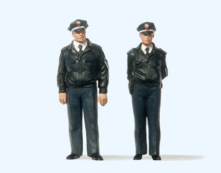 Polizisten stehend. Blaue Uni 